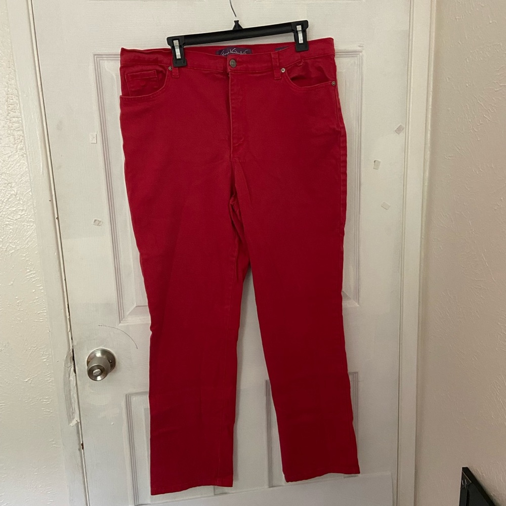 Gloria Vanderbilt Amanda red jeans in size 18.